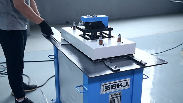 Máy tạo mí ống gió