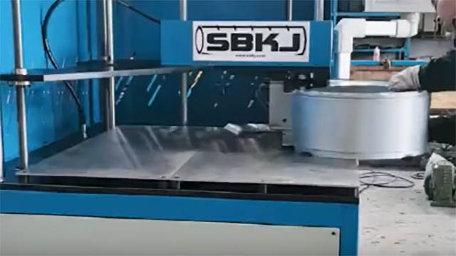 Máy Ghép Mí Ống Gió Vỏ Quạt