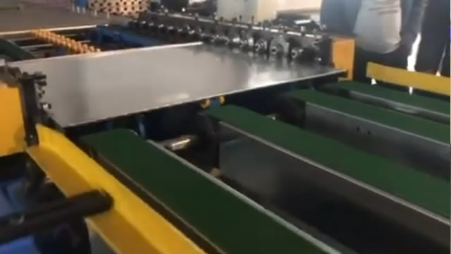 Máy chế tạo ống thông gió HVAC